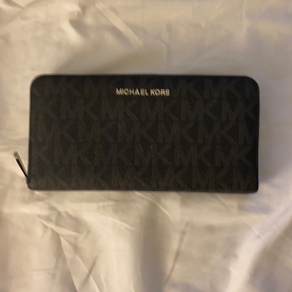 Brand new, never used XL MK wallet
